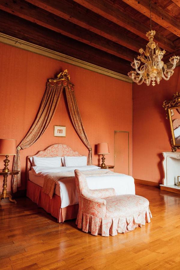 Buonvisi B&B ลุคคา ภายนอก รูปภาพ